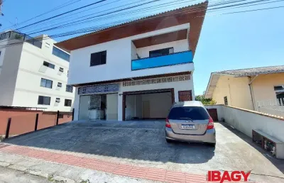 Excelente casa 3 dormitório(s) em capoeiras - florianópolis