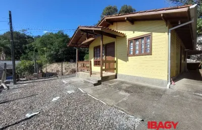 Excelente casa 3 dormitório(s) em pantanal - florianópolis