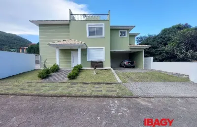 Excelente casa em condominio 3 dormitório(s) em campeche - florianópolis
