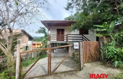 Excelente casa 3 dormitório(s) em lagoa da conceição - florianópolis