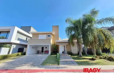 Excelente casa em condominio 4 dormitório(s) em santa mônica - florianópolis