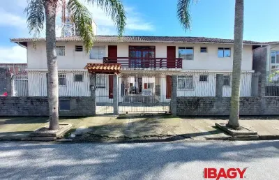 Excelente kitnet 1 dormitório(s) em barreiros - são josé