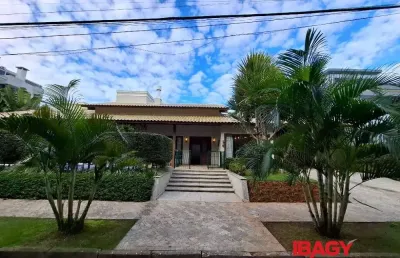 Excelente casa 3 dormitório(s) em jurerê internacional - florianópolis