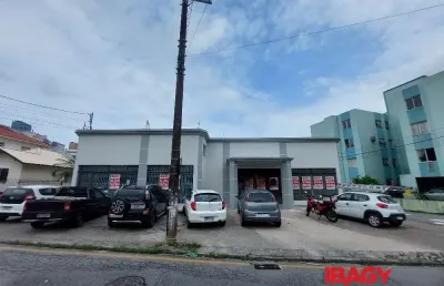 Ponto comercial para alugar na Rua Gentil Sandin, 84, Praia Comprida, São José