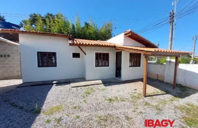 Excelente casa 2 dormitório(s) em são joão do rio vermelho - florianópolis