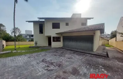 Excelente casa em condominio 5 dormitório(s) em cacupé - florianópolis