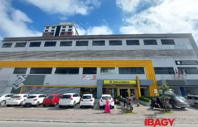 Ponto comercial para alugar na Avenida Atílio Pedro Pagani, 943, Pagani, Palhoça