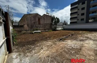 Terreno comercial para alugar na Rua Professor Simão José Hess, 128, Trindade, Florianópolis
