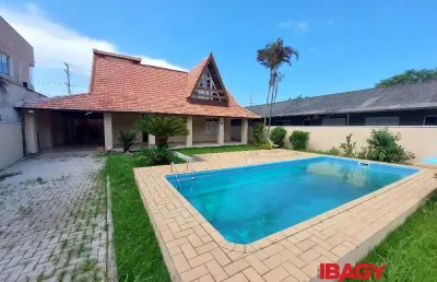 Excelente casa 4 dormitório(s) em morro das pedras - florianópolis