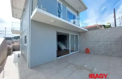 Excelente casa 3 dormitório(s) em forquilinhas - são josé