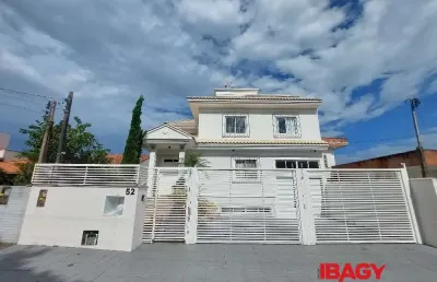 Excelente casa 4 dormitório(s) em balneário - florianópolis