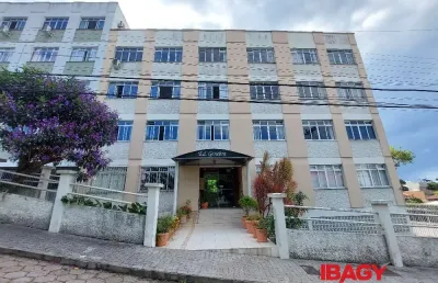 Excelente apartamento 3 dormitório(s) em trindade - florianópolis