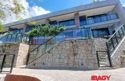 Excelente casa em condominio 3 dormitório(s) em lagoa da conceição - florianopolis