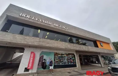 Ponto comercial para alugar na Rua Coronel Teixeira Oliveira, 119, Centro, Biguaçu