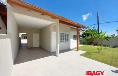 Excelente casa 2 dormitório(s) em carianos - florianópolis