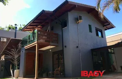Excelente casa 2 dormitório(s) em lagoa da conceição - florianópolis