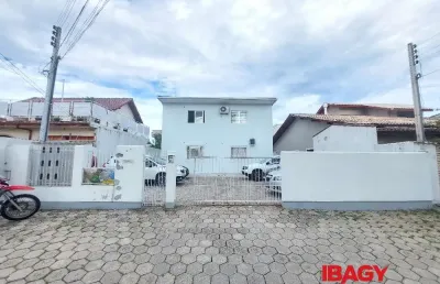 Excelente apartamento 1 dormitório(s) em carianos - florianópolis