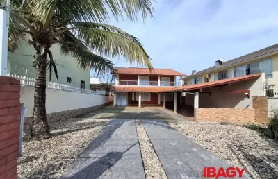 Excelente casa 3 dormitório(s) em ingleses do rio vermelho - florianópolis