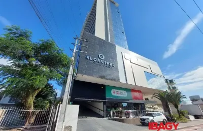 Sala comercial para alugar na Rua Coronel Teixeira De Oliveira, 366, Centro, Biguaçu