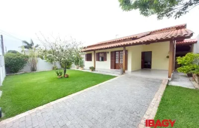 Excelente casa 3 dormitório(s) em ingleses do rio vermelho - florianópolis