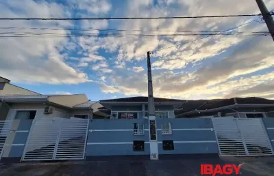 Excelente casa 2 dormitório(s) em forquilhas - são josé