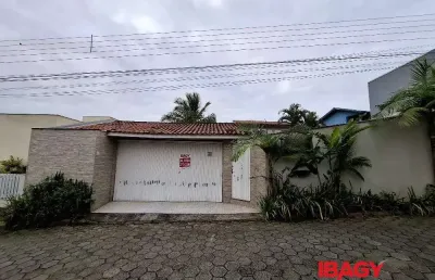 Excelente casa 3 dormitório(s) em morro das pedras - florianópolis