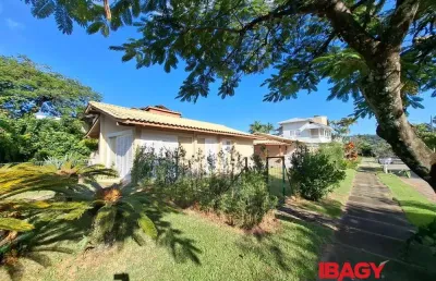 Excelente casa 3 dormitório(s) em jurerê internacional - florianópolis