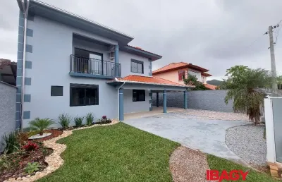 Excelente casa 3 dormitório(s) em campeche - florianópolis