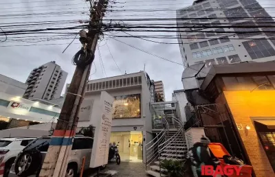 Ponto comercial para alugar na Avenida Prefeito Osmar Cunha, 539, Centro, Florianópolis