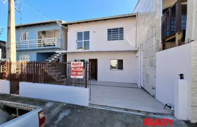 Excelente casa 2 dormitório(s) em jardim cidade de florianópolis - são josé