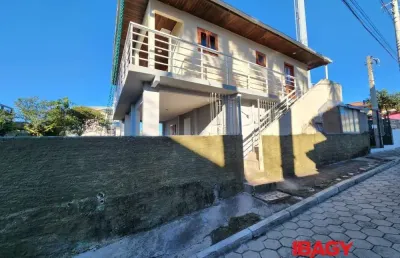Excelente casa 2 dormitório(s) em ingleses do rio vermelho - florianópolis