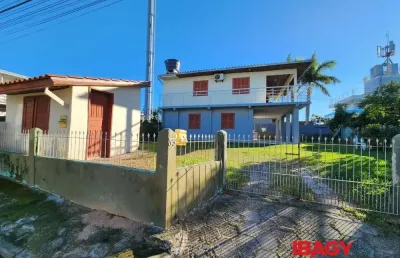 Casa com 3 quartos para alugar na Spanhol, 89, Ingleses do Rio Vermelho, Florianópolis