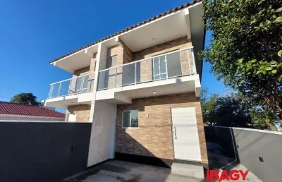 Excelente casa 2 dormitório(s) em barra do aririu - palhoça