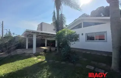 Excelente casa 3 dormitório(s) em campeche - florianópolis