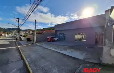 Ponto comercial para alugar na Rua Doutor Tancredo Neves, 361, Jardim Janaina, Biguaçu