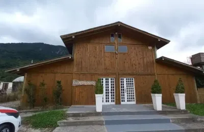 Casa comercial para alugar na Laerte Stefens, 51, Pedra Branca, Palhoça