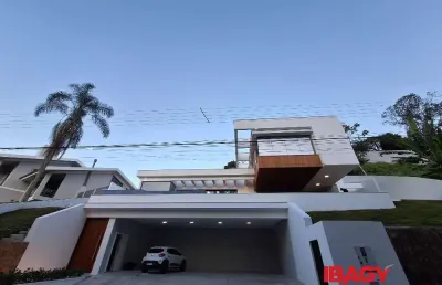 Excelente casa 4 dormitório(s) em roçado - são josé