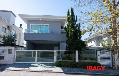 Excelente casa 4 dormitório(s) em pedra branca - palhoça