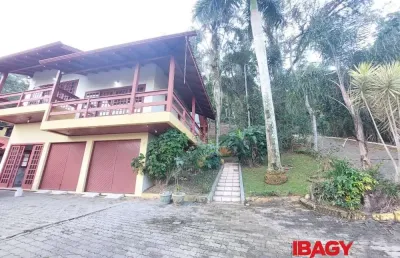Excelente casa 1 dormitório(s) em lagoa da conceição - florianópolis