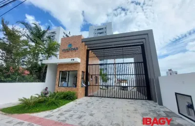 Casa com 2 quartos para alugar na Rua Sebastiana Coutinho, 311, Areias, São José