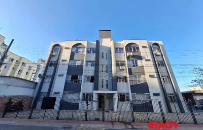 Casa com 2 quartos para alugar na Rua Otávio do Patrocínio Medeiros, 119, Nossa Senhora do Rosário, São José
