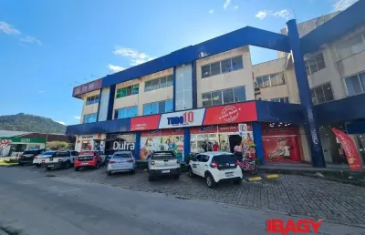 Sala comercial para alugar na Rua Lúcio Born, 71, Centro, Biguaçu