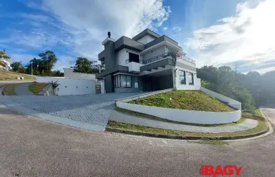 Excelente casa em condominio 3 dormitório(s) em roçado - são josé