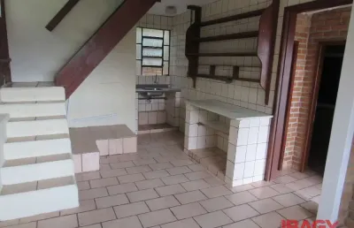 Excelente casa 3 dormitório(s) em agronômica - florianópolis