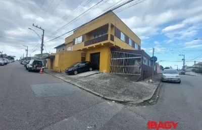 Excelente casa 4 dormitório(s) em capoeiras - florianopolis