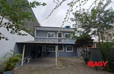 Excelente casa 2 dormitório(s) em jardim eldorado - palhoça