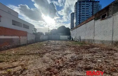 Terreno comercial para alugar na Rua José Victor da Rosa, 831, Barreiros, São José