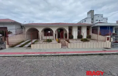 Excelente casa 3 dormitório(s) em jardim atlântico - florianópolis