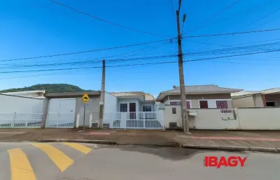 Excelente casa 2 dormitório(s) em bela vista - palhoça
