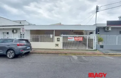 Excelente casa 3 dormitório(s) em barreiros - são josé